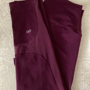 ALO Coast Capri Legging